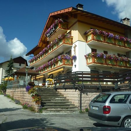 Hotel Millefiori Vigo di Fassa Eksteriør billede