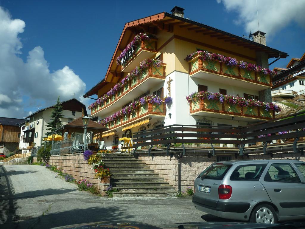 Hotel Millefiori Vigo di Fassa Eksteriør billede